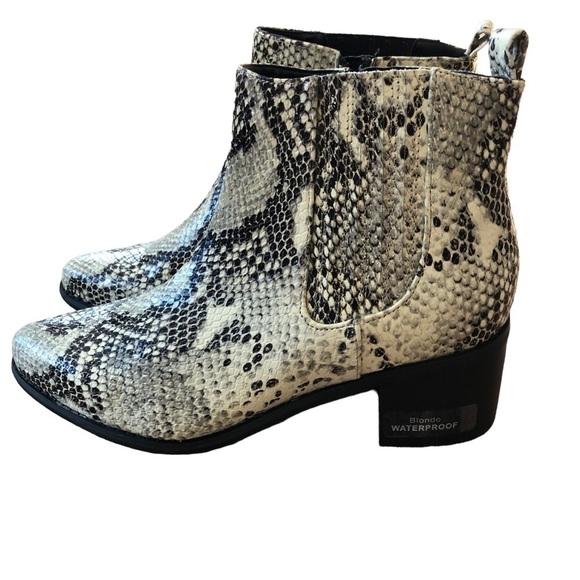 Blondo Waterproof Leather Snakeskin Print Ankle Boot 7 NWT - Picture 2 of 16